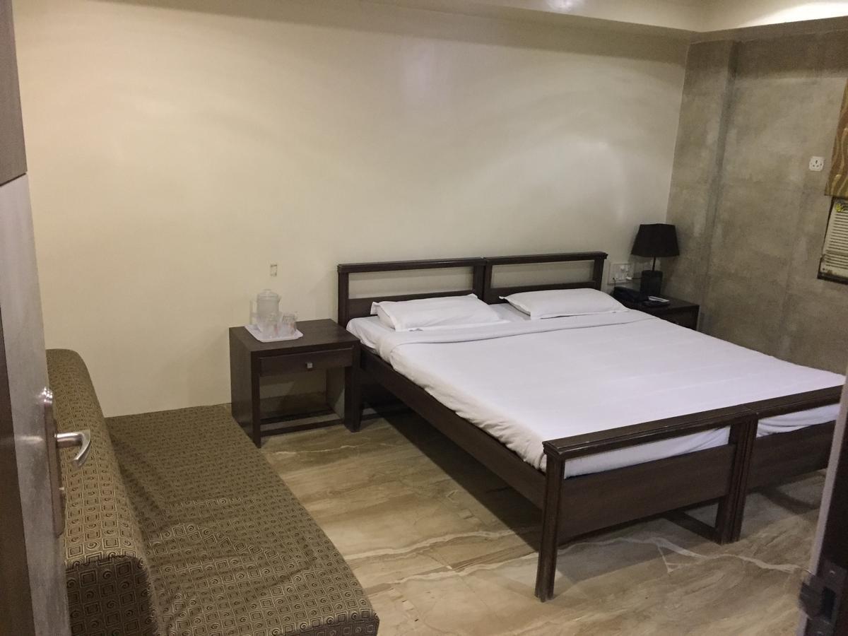 Haredia Hotel Mumbai Exteriör bild