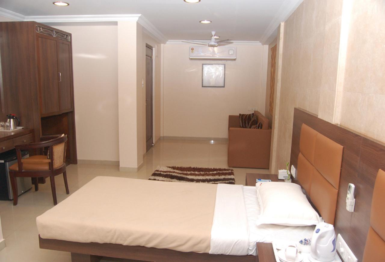 Haredia Hotel Mumbai Exteriör bild