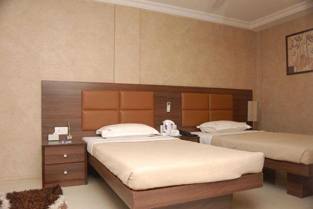 Haredia Hotel Mumbai Exteriör bild